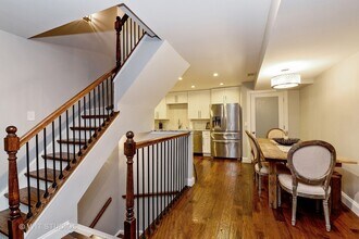 2235 N Clifton Ave in Chicago, IL - Building Photo - Building Photo