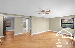 7608 N Rogers Ave in Chicago, IL - Building Photo