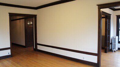 2428 N Sawyer Ave in Chicago, IL - Building Photo - Building Photo