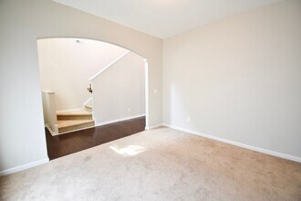 3647 Badin Lake Ln in Fayetteville, NC - Building Photo - Building Photo