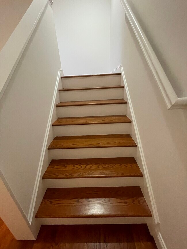 41 Chobot Ln, Unit 41 Chobot Ln. Elmwood Par in Elmwood Park, NJ - Building Photo - Building Photo