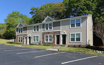 Highland Place Townhomes in Augusta, GA - Building Photo - Building Photo