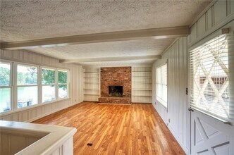 6163 Lake Lanier Heights Rd in Buford, GA - Building Photo - Building Photo