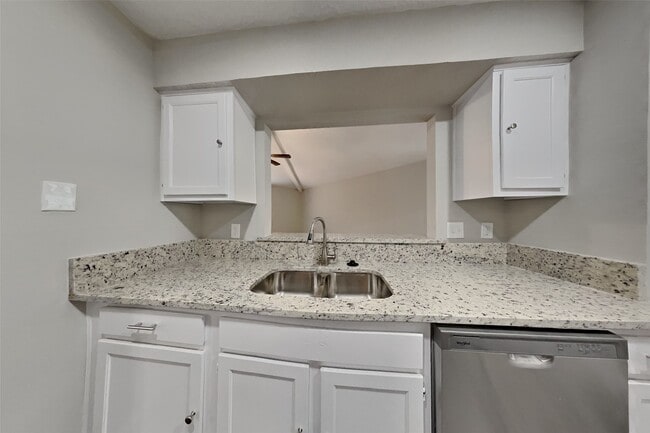 26 Pinewood Forest Ct