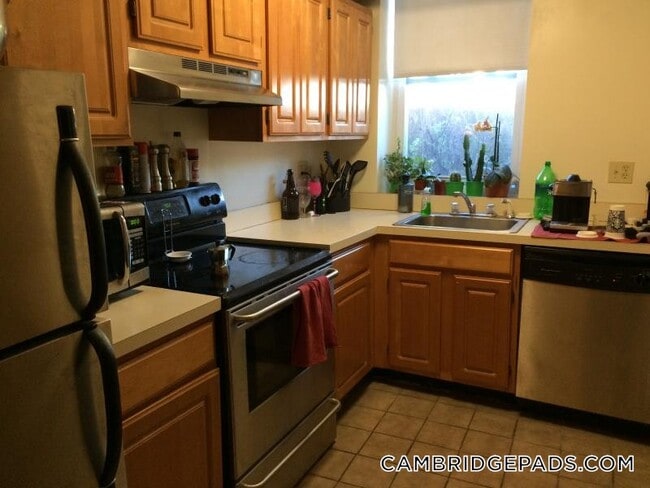 1622 Massachusetts Ave in Cambridge, MA - Building Photo - Building Photo