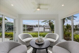 1100 8th Ave S, Unit 123F in Naples, FL - Building Photo