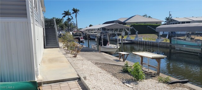 4709 Kon Tiki Ln in Bonita Springs, FL - Foto de edificio - Building Photo