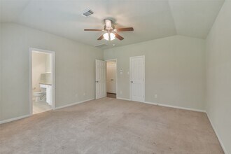 42 Prairie Oak Dr in Conroe, TX - Building Photo - Building Photo