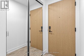 60 Central Park Roadway in Toronto, ON - Building Photo - Building Photo