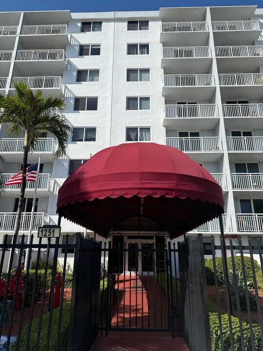 1251 NE 108th St, Unit 504 in Miami, FL - Building Photo