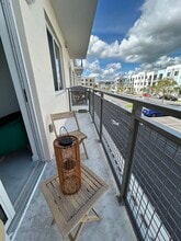The Trail Lofts in Miami, FL - Foto de edificio - Building Photo