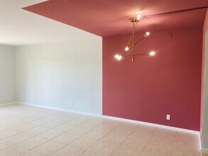 9370 SW 8th St, Unit 323 in Boca Raton, FL - Building Photo - Building Photo