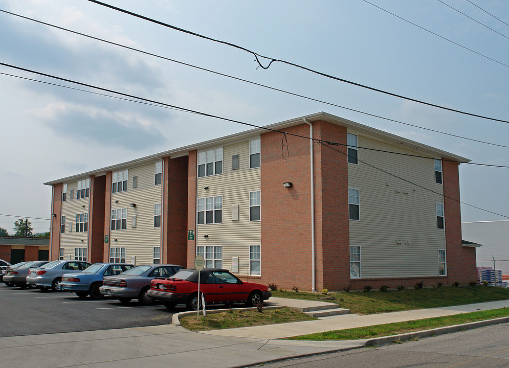 University Village Apartments in Huntington, WV - Building Photo