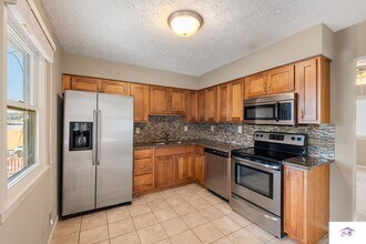 6225 Elm St in Omaha, NE - Building Photo - Building Photo