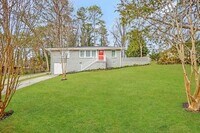 3704 Del Rio Terrace