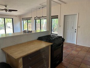 1601 SW 10th St in Fort Lauderdale, FL - Foto de edificio - Building Photo