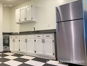 652 S Dunsmuir Ave in Los Angeles, CA - Building Photo - Building Photo