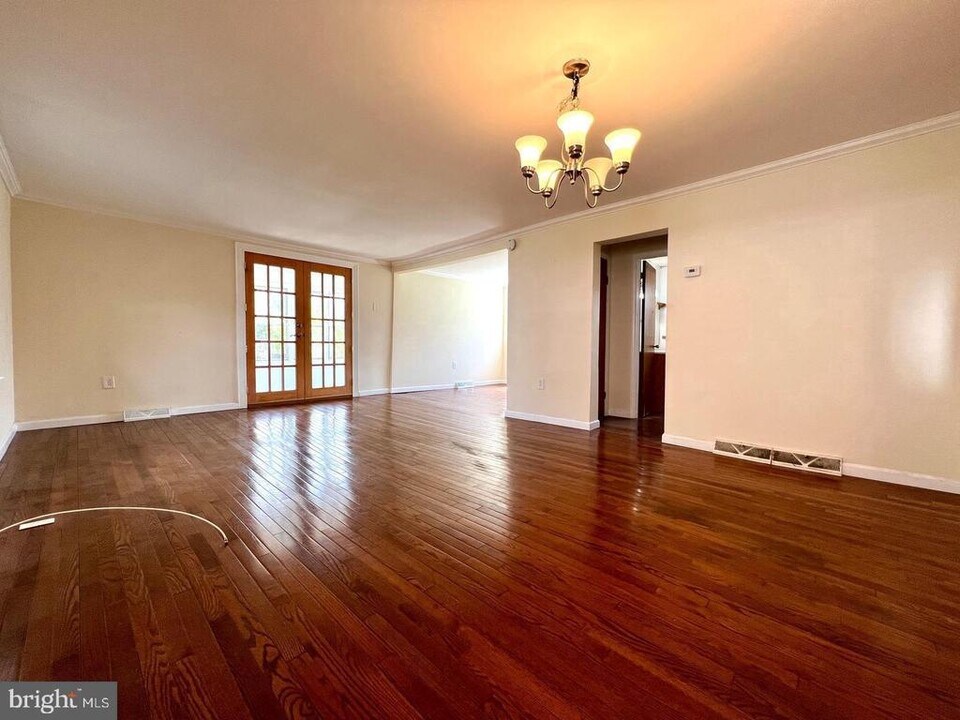 27 Rancocas Ave in Clementon, NJ - Foto de edificio