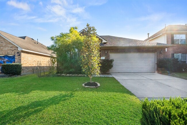 8815 Rollick Dr in Tomball, TX - Building Photo - Building Photo