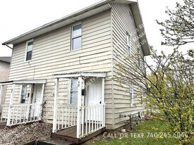 60 Poplar Ave in Newark, OH - Building Photo