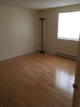 94 Beacon St, Unit 21 in Somerville, MA - Foto de edificio - Building Photo