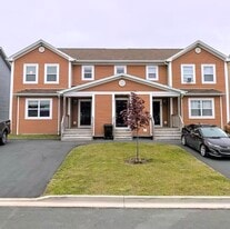 4 Guernsey Pl in St John's, NL - Building Photo