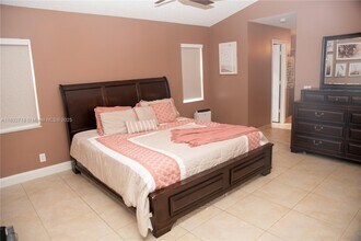 216 E Bayridge Dr in Weston, FL - Building Photo - Building Photo