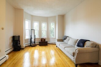 1106 Cambridge St in Cambridge, MA - Building Photo - Building Photo