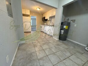 3829 E 53rd Terrace in Kansas City, MO - Building Photo - Building Photo