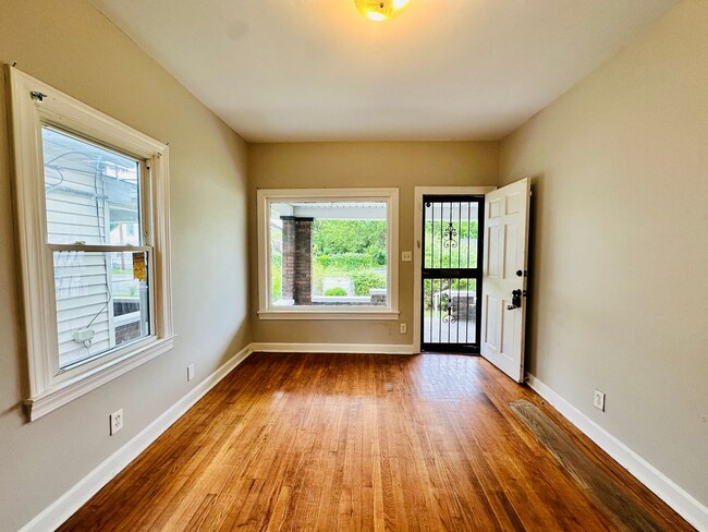 4012 Greenwood Ave in Louisville, KY - Building Photo - Building Photo