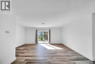 25 Orchard Heights Dr in Chatham, ON - Building Photo - Building Photo