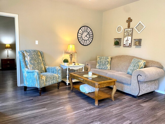 798 Madison St in Carthage, TX - Building Photo - Building Photo