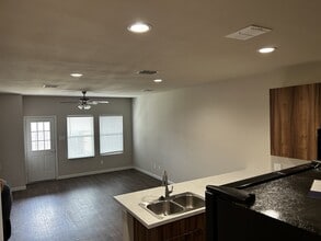 21377 W Wallis Dr in Porter, TX - Building Photo - Building Photo