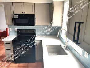 8071 N Hobby Horse Ct in Tucson, AZ - Building Photo - Building Photo