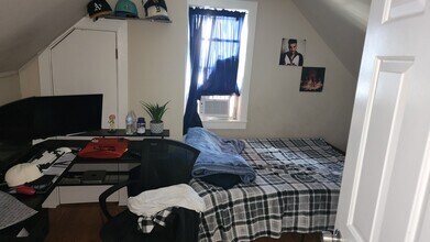 29 Bicknell St, Unit 2 in Marlborough, MA - Building Photo - Building Photo