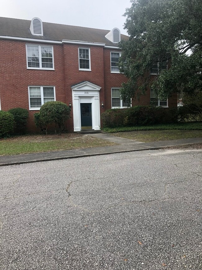 property at 2940 Oleander Dr