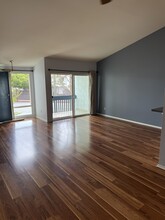 902 Camino Real, Unit 201 in Redondo Beach, CA - Building Photo - Building Photo