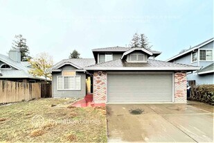 8409 Trimmer Way in Sacramento, CA - Building Photo