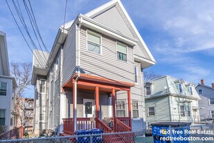 18 Greylock Rd, Unit 3 in Boston, MA - Building Photo