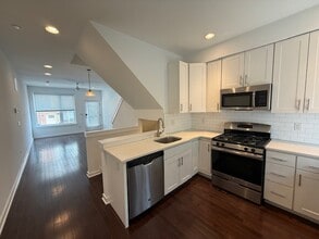 2410 E Harold St in Philadelphia, PA - Building Photo - Building Photo