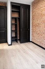 Second Avenue, Unit 29 in New York, NY - Foto de edificio - Building Photo