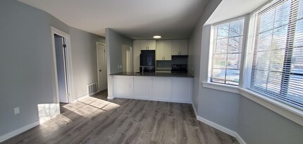 621 Riverine Dr in Traverse City, MI - Building Photo - Building Photo