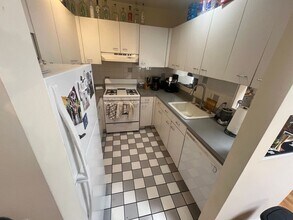 2341 N Janssen Ave in Chicago, IL - Building Photo - Building Photo