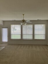 1075 Golf Ave in Lemoore, CA - Building Photo - Building Photo