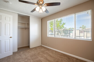 Royal Garden Apartments in Pleasanton, CA - Building Photo - Interior Photo