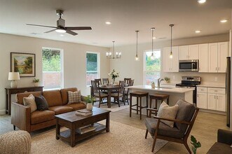 1025 Mustang Trail in Granbury, TX - Building Photo - Building Photo