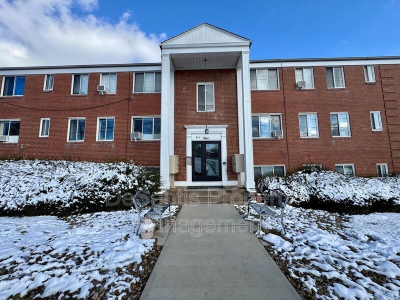 816 Perry Hwy in Pittsburgh, PA - Building Photo