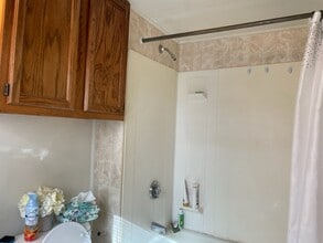 7 Deloss St, Unit 2R in Framingham, MA - Building Photo - Building Photo