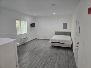 1345 Pennsylvania Ave in Miami Beach, FL - Building Photo - Building Photo