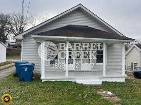413 Perryville St in Harrodsburg, KY - Building Photo